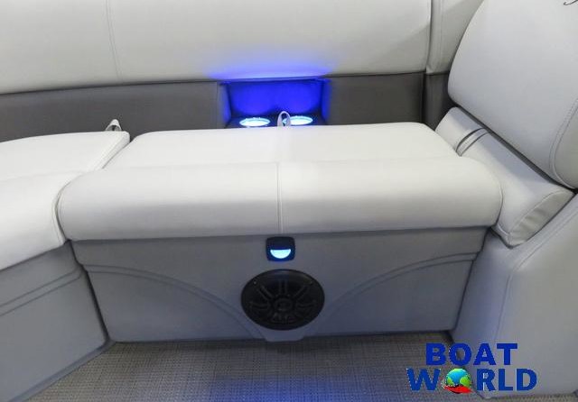 Premier Pontoons Navigator 220