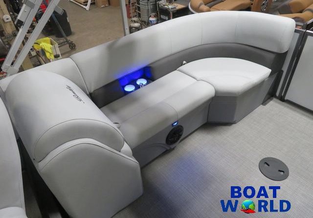 Premier Pontoons Navigator 220