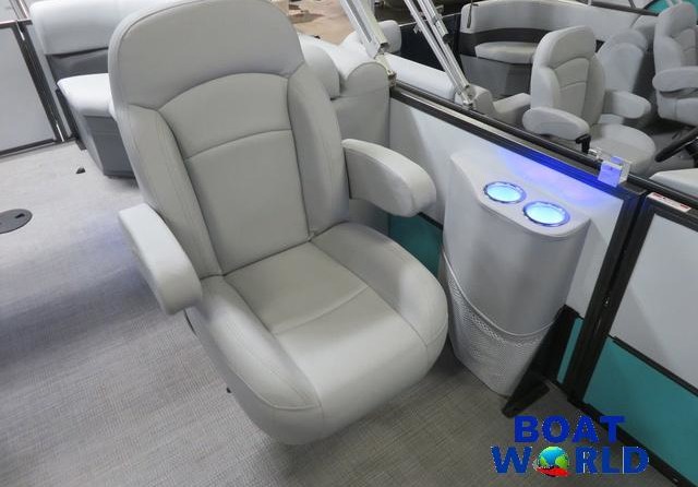 Premier Pontoons Navigator 220