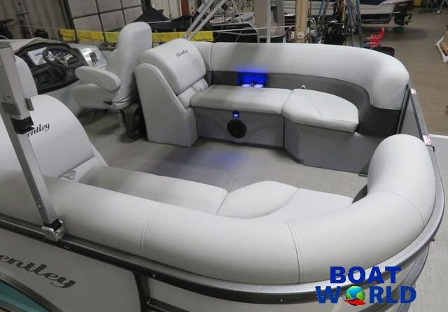 Premier Pontoons Navigator 220