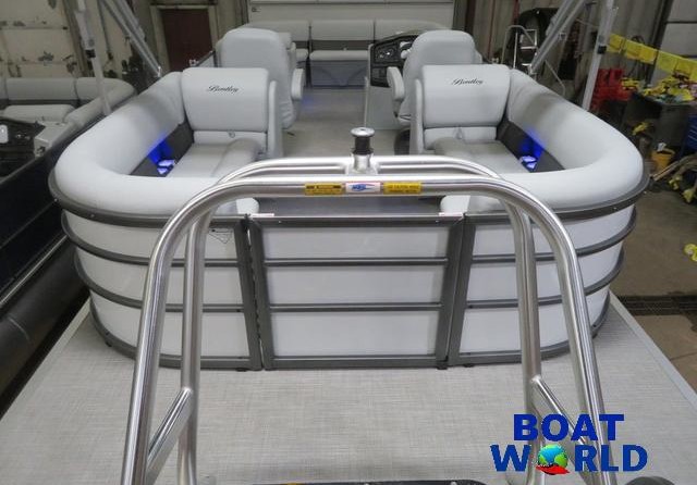 Premier Pontoons Navigator 220