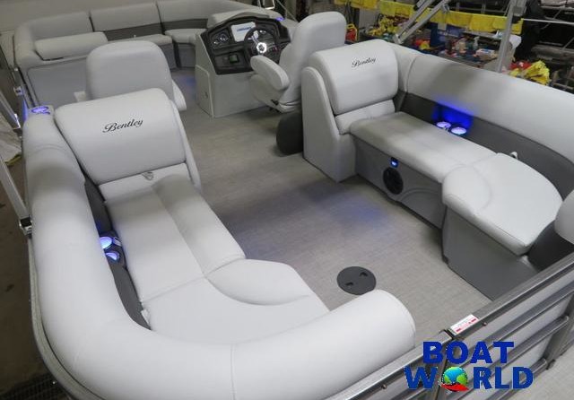 Premier Pontoons Navigator 220