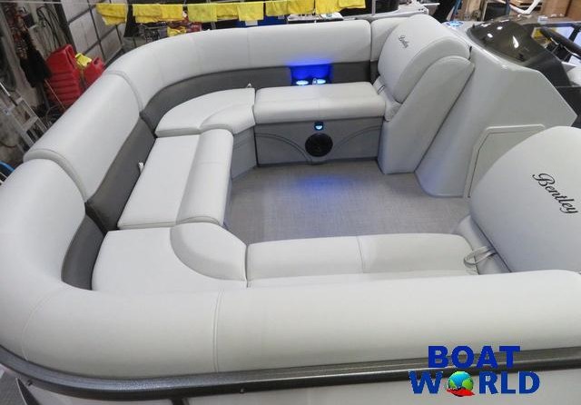 Premier Pontoons Navigator 220