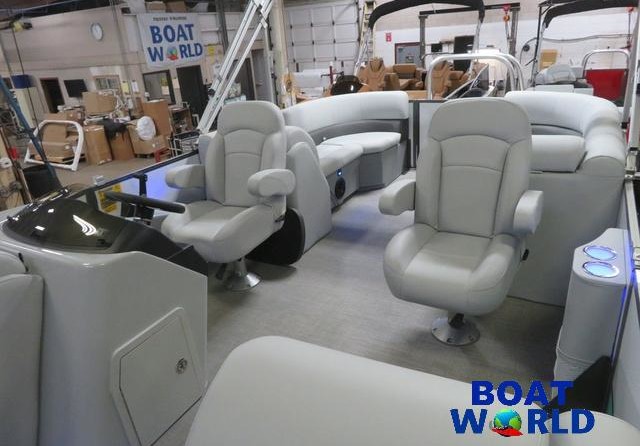 Premier Pontoons Navigator 220