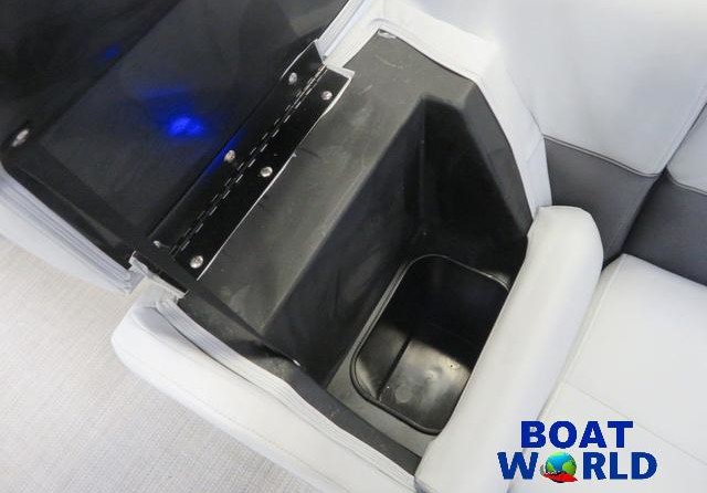 Premier Pontoons Navigator 220