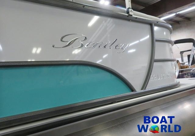 Premier Pontoons Navigator 220