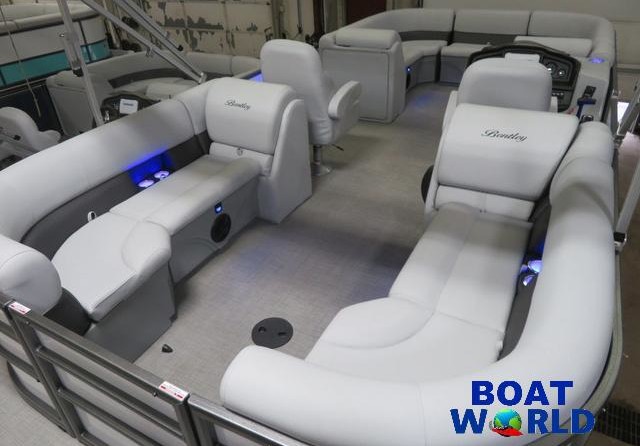 Premier Pontoons Navigator 220