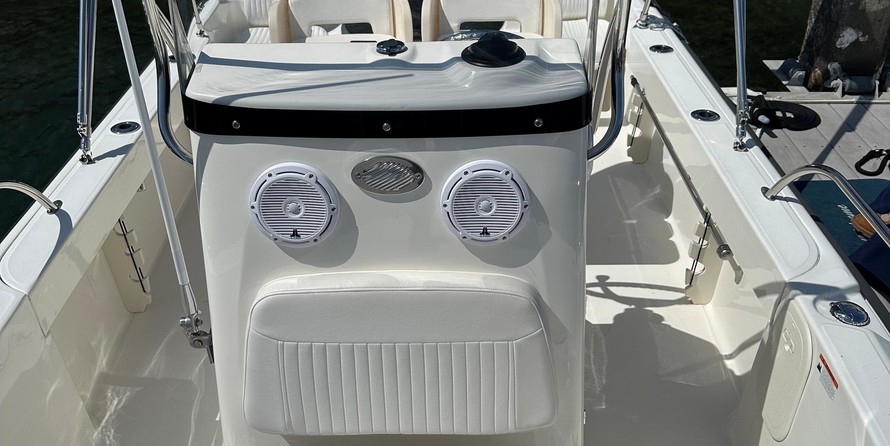 Boston Whaler 190 Outrage