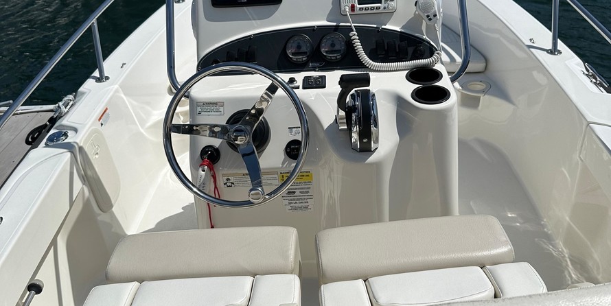 Boston Whaler 190 Outrage