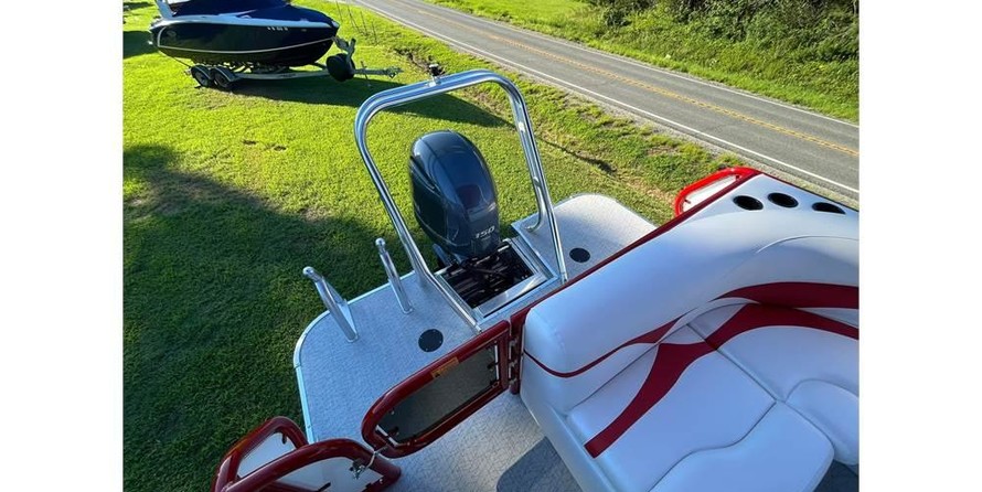 Starcraft Marine Surf Series 230 SCX