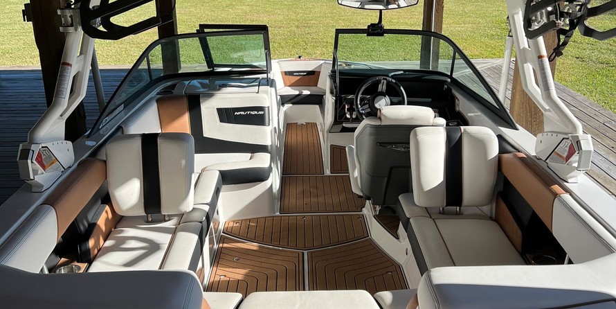 Super Air Nautique 230