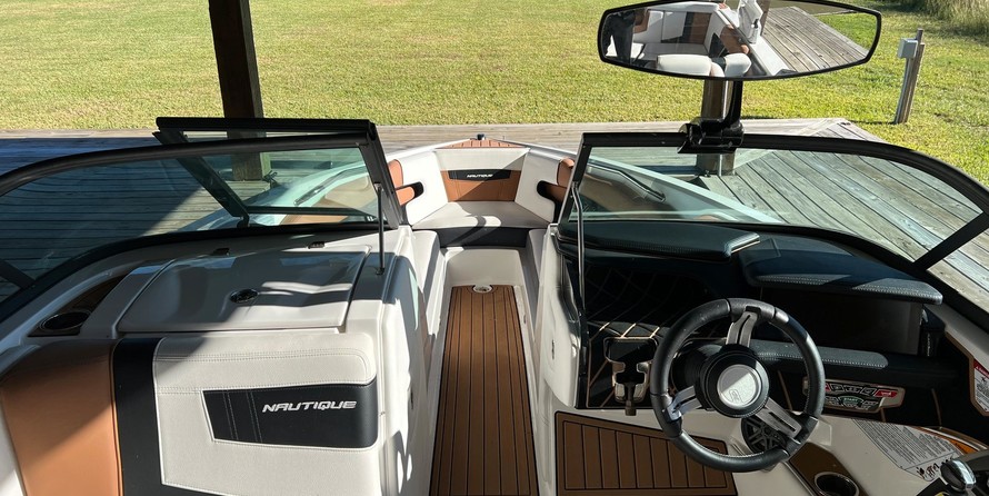 Super Air Nautique 230