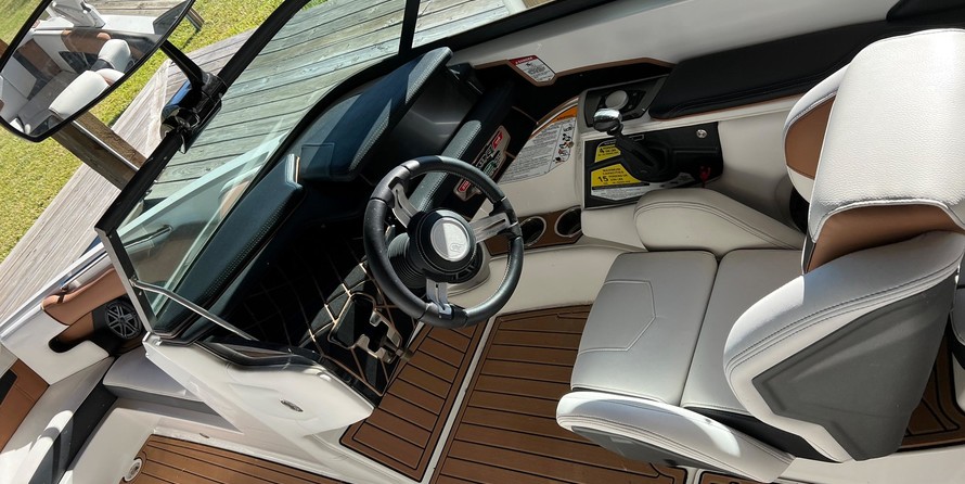 Super Air Nautique 230