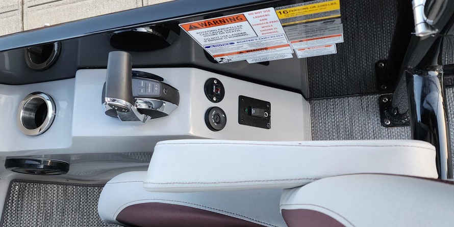 Regal 27 FasDeck RX
