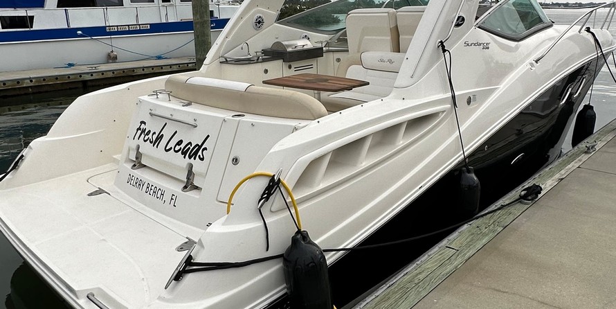 Sea Ray 330 Sundancer