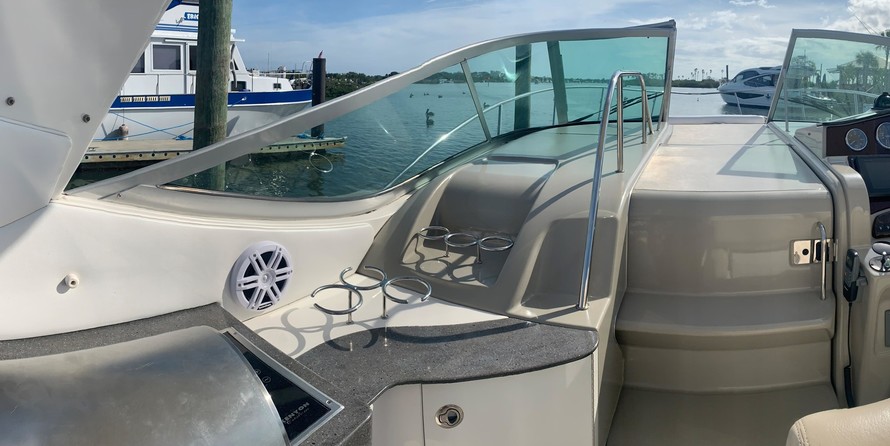 Sea Ray 330 Sundancer