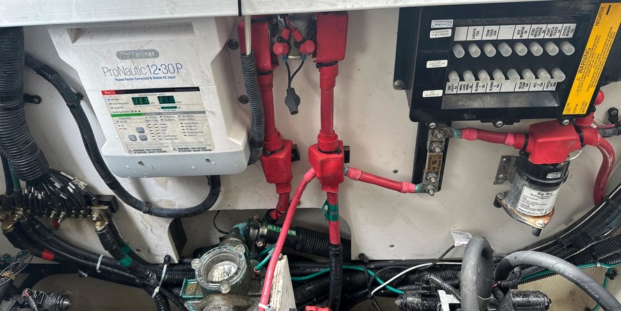 Sea Ray 330 Sundancer