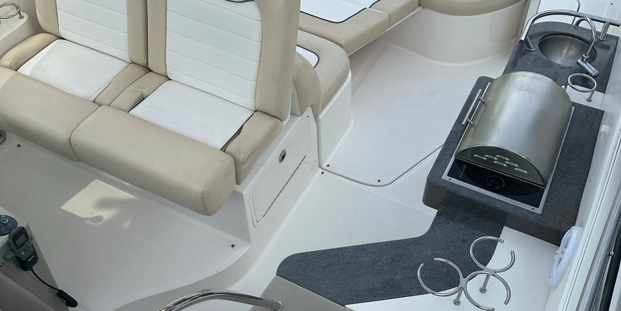 Sea Ray 330 Sundancer