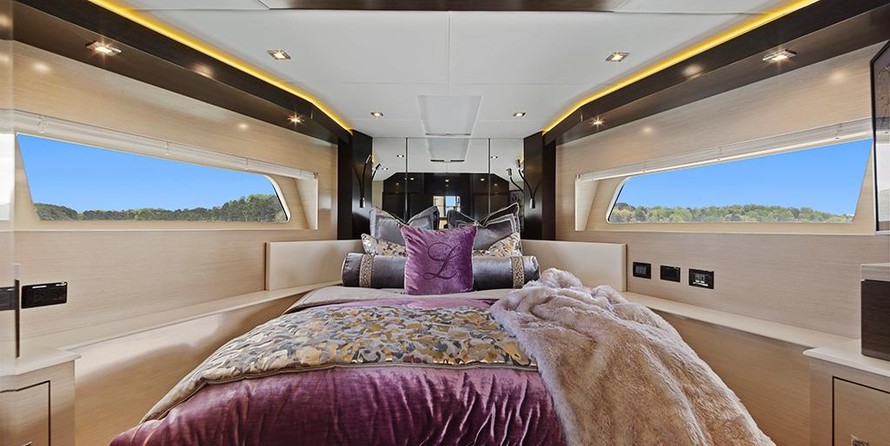 Cruisers Yachts 60 Cantius