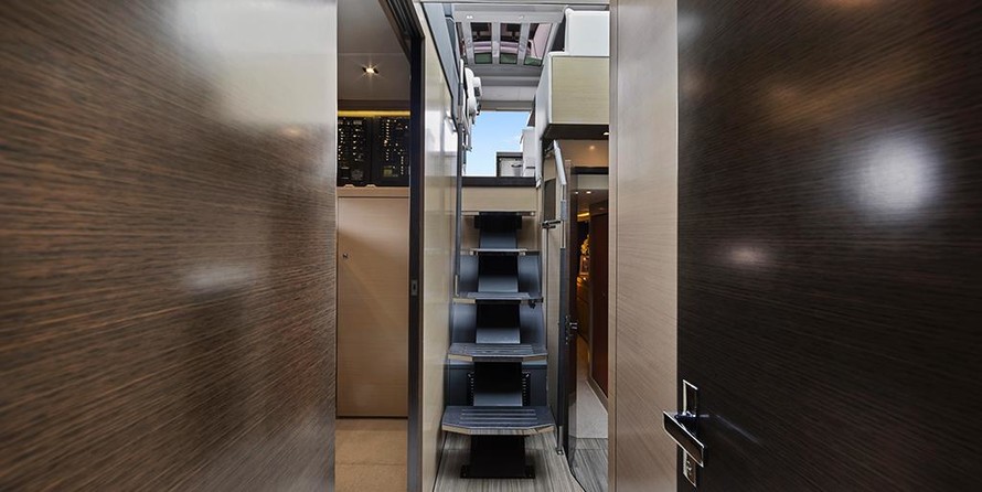 Cruisers Yachts 60 Cantius