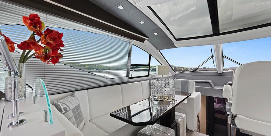 Cruisers Yachts 60 Cantius