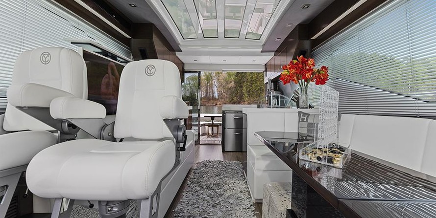 Cruisers Yachts 60 Cantius