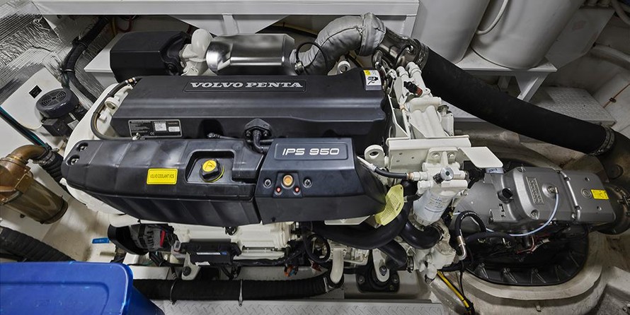 Cruisers Yachts 60 Cantius