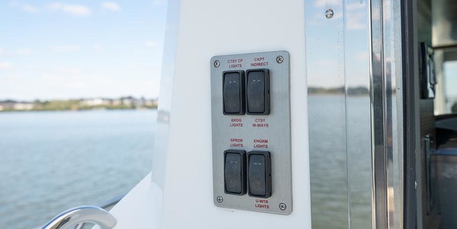 Cruisers Yachts 60 Cantius