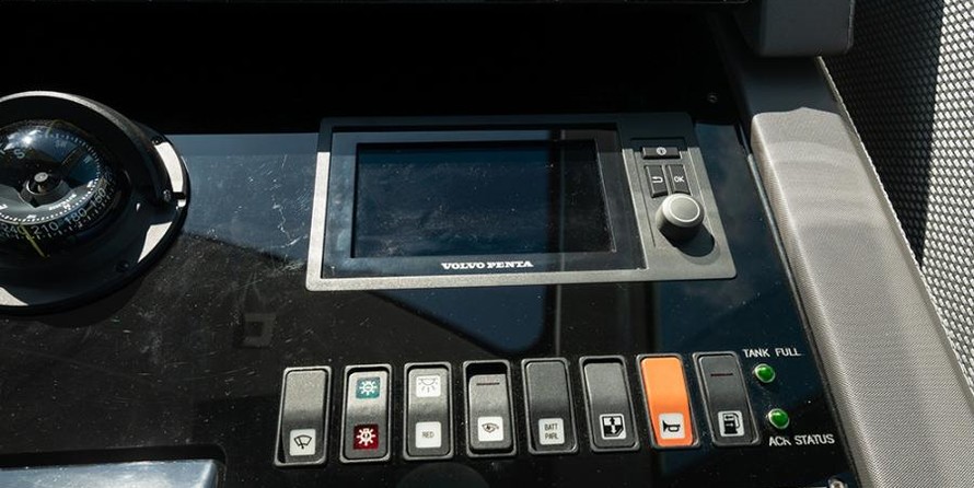 Cruisers Yachts 60 Cantius