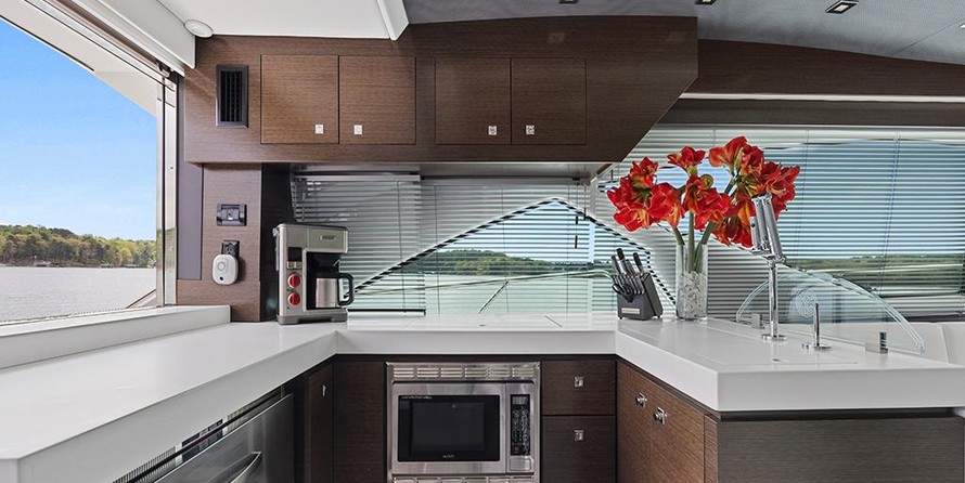 Cruisers Yachts 60 Cantius