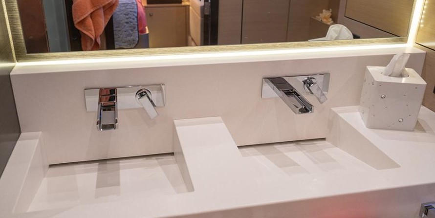 Cruisers Yachts 60 Cantius