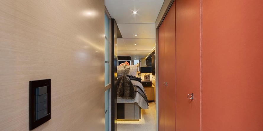 Cruisers Yachts 60 Cantius