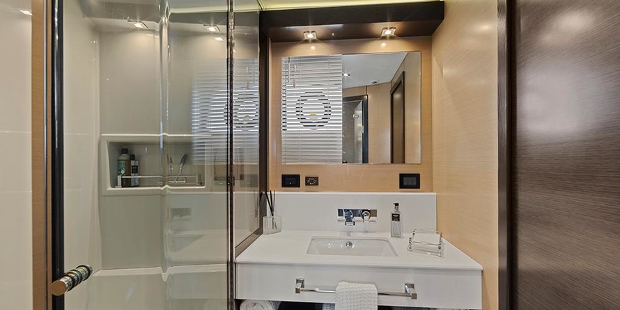 Cruisers Yachts 60 Cantius