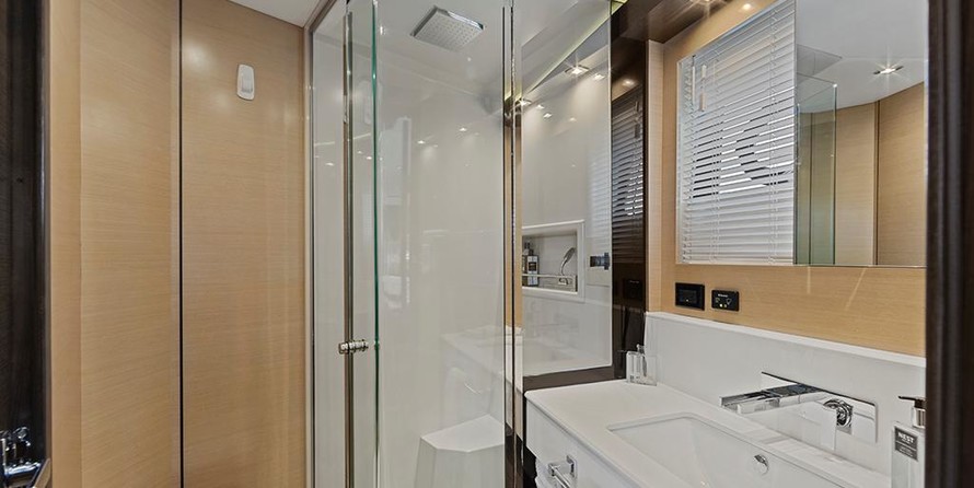 Cruisers Yachts 60 Cantius