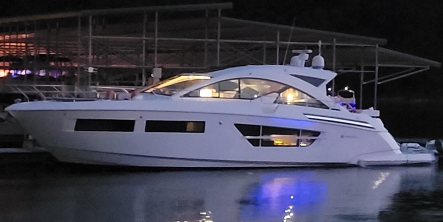 Cruisers Yachts 60 Cantius