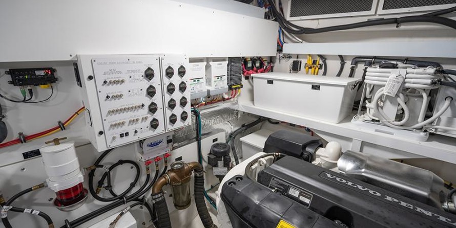 Cruisers Yachts 60 Cantius