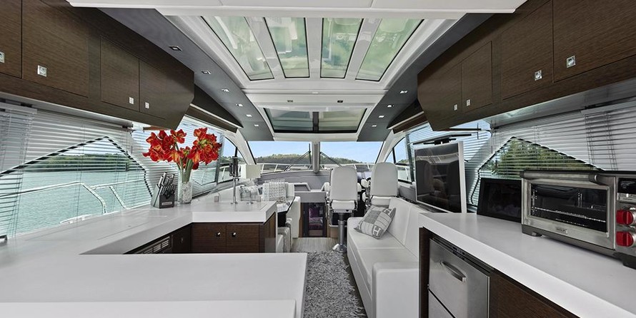 Cruisers Yachts 60 Cantius