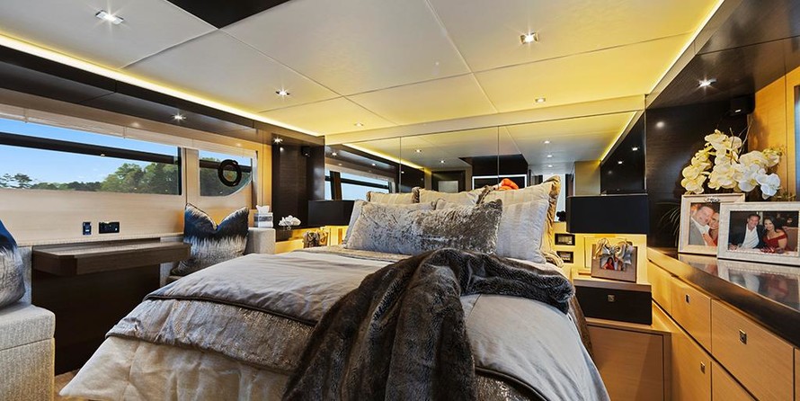 Cruisers Yachts 60 Cantius