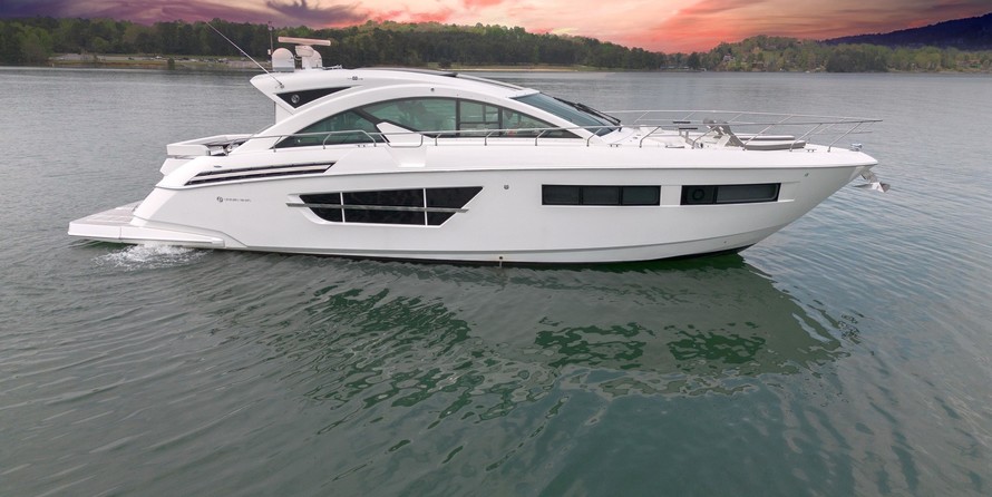 Cruisers Yachts 60 Cantius