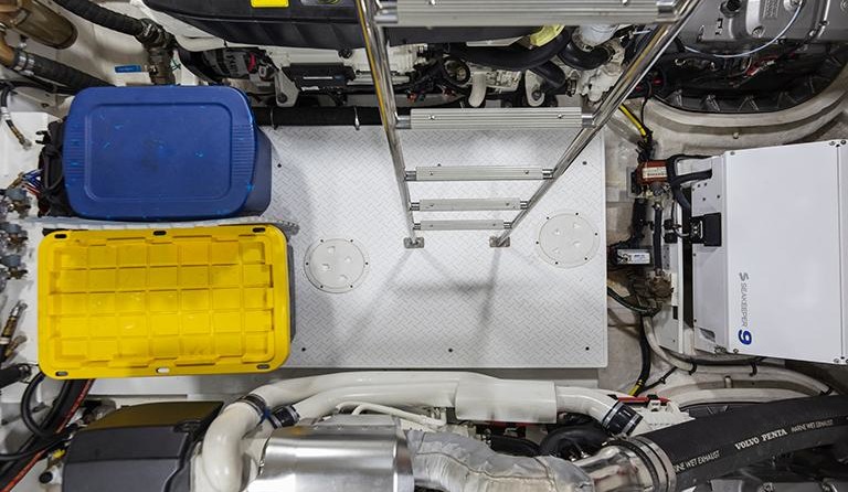 Cruisers Yachts 60 Cantius