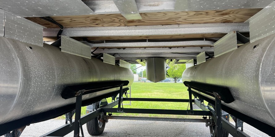 Sun Tracker Bass Buggy 18 DLX
