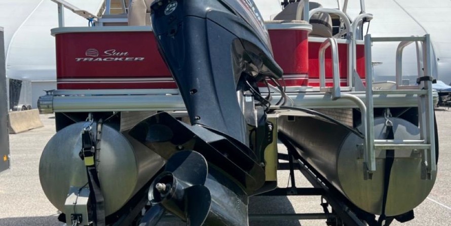 Sun Tracker Bass Buggy 18 DLX