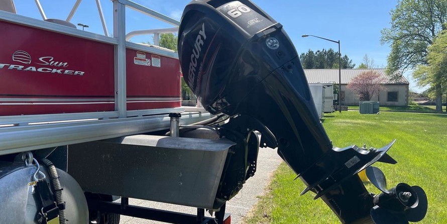 Sun Tracker Bass Buggy 18 DLX