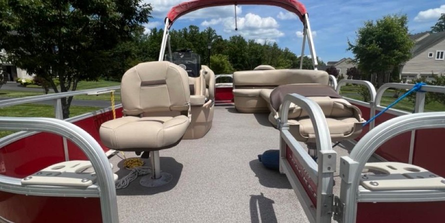 Sun Tracker Bass Buggy 18 DLX