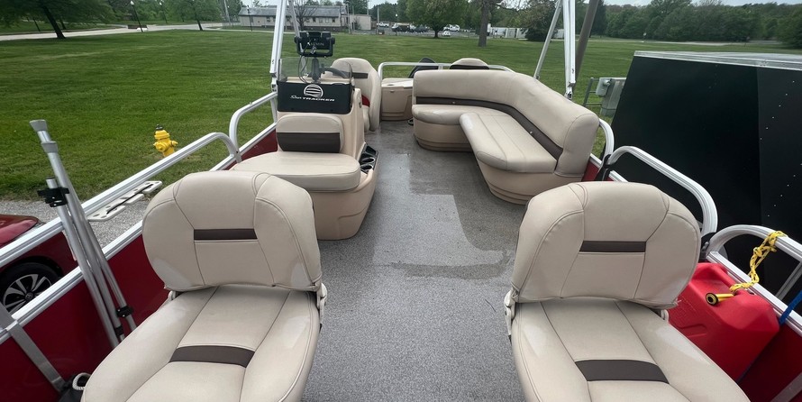 Sun Tracker Bass Buggy 18 DLX