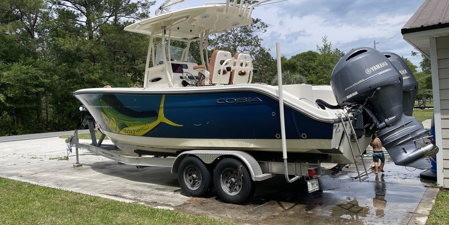 Cobia 217 center console