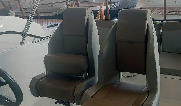 Quicksilver Activ 675 Open