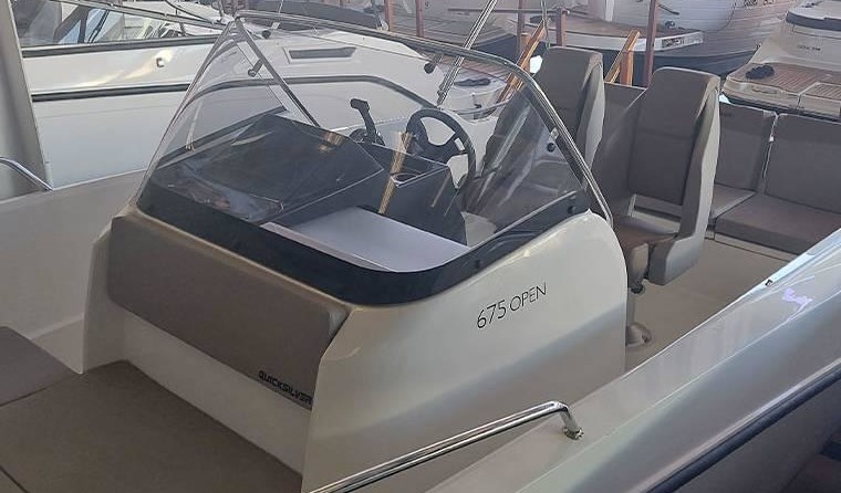 Quicksilver Activ 675 Open