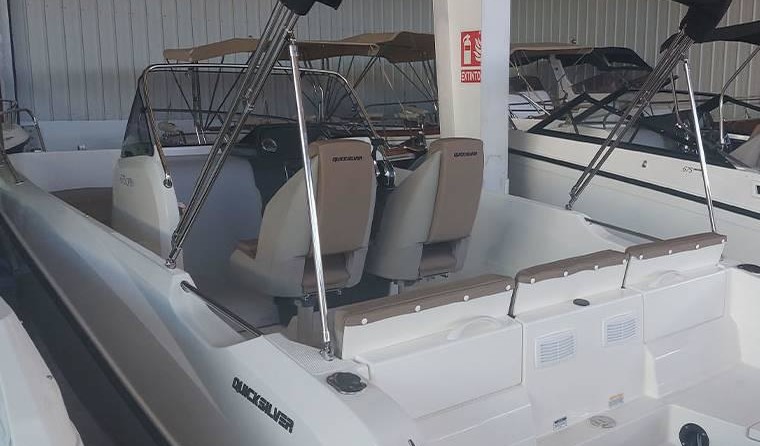 Quicksilver Activ 675 Open