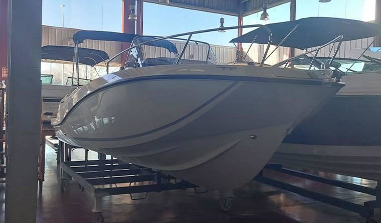 Quicksilver Activ 675 Open